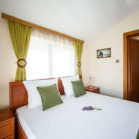 Albatros Old Town 3* Sozopol
